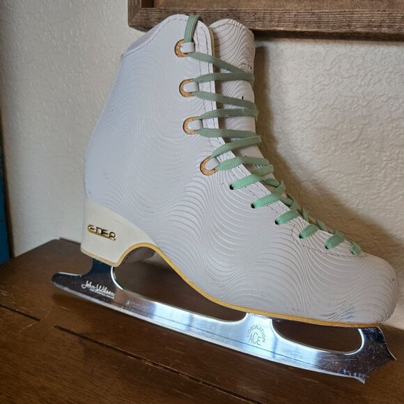 EDEA Wave 260 w/John Wilson Coronation Ace Blades 9.5" Women's Figure Ice Skates - Picture 4 of 16